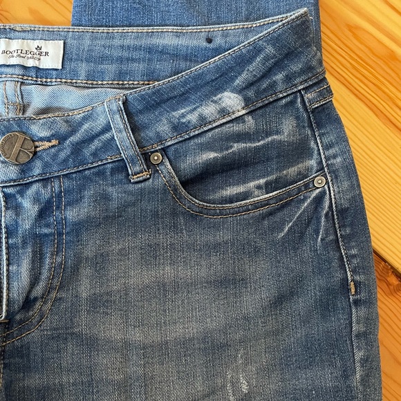 Bootlegger Boyfriend Jeans with Distressing Size 27x28 - Picture 5 of 8